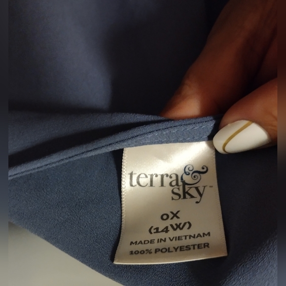 Terra & Sky Blue Women's Plus Woven Long Sleeve Blouse Sz 1X - Picture 3 of 5